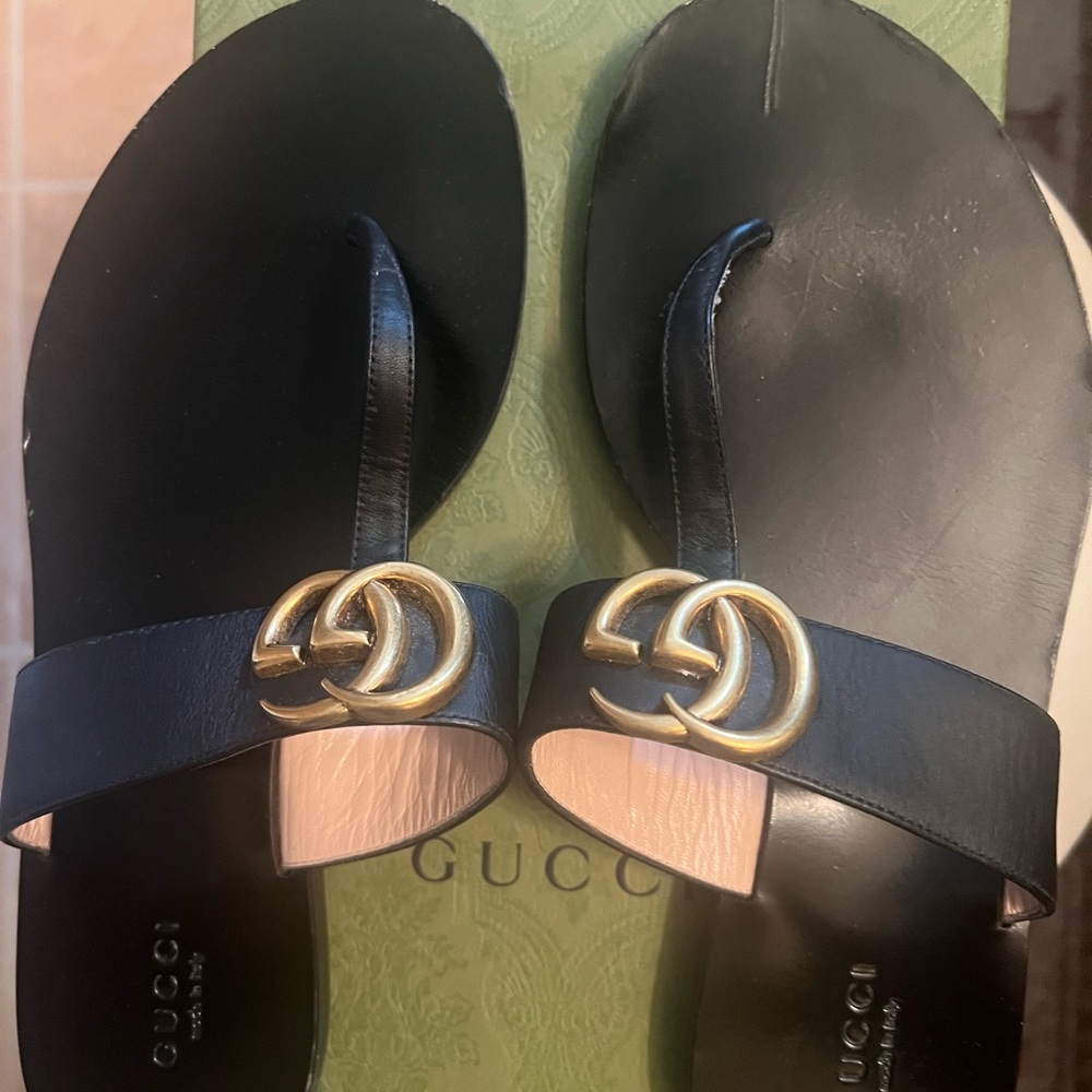 Gucci Marmont Black Leather Thong Sandal, size 37.5, used